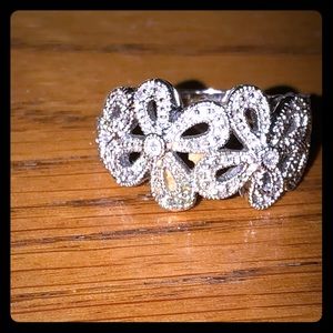 Sparkling floral ring